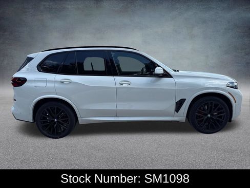 New 2026 BMW X5 xDrive40i w/ M Sport Package AWD/4WD image 6