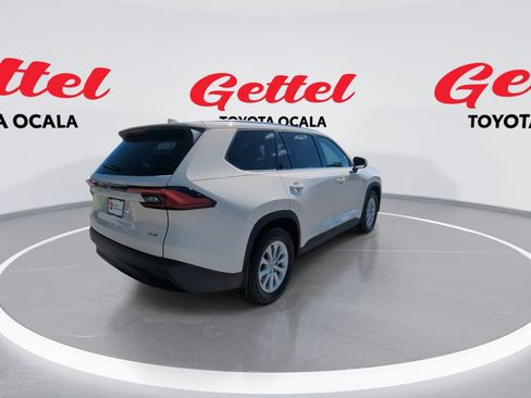 Used 2024 Toyota Grand Highlander Limited image 8