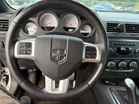 Used 2014 Dodge Challenger R/T image 14