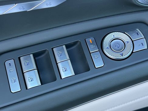 New 2026 Genesis GV80 2.5T Advanced image 30