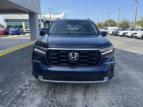 New 2025 Honda Pilot Touring image 3