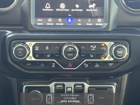 Used 2022 Jeep Wrangler Unlimited Sahara image 16