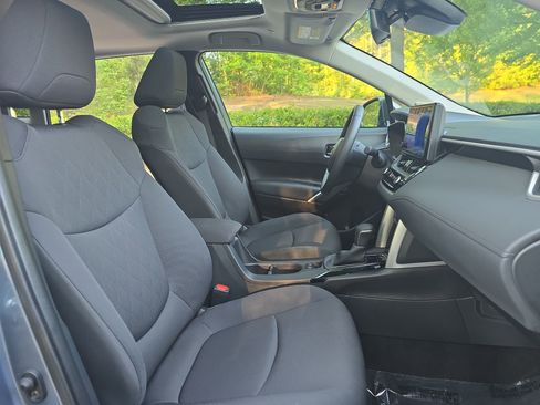 Used 2024 Toyota Corolla Cross LE w/ Moonroof Package image 10