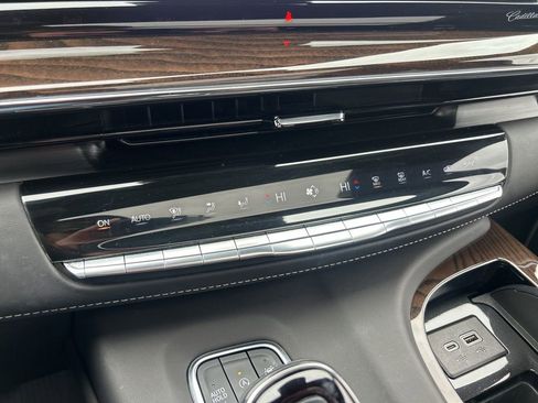 Used 2024 Cadillac Escalade Sport Platinum w/ LPO, ONYX Package image 35