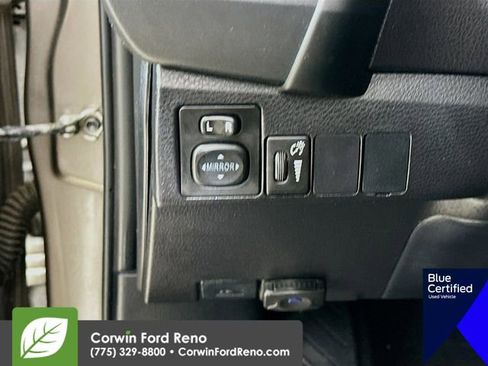 Used 2018 Toyota Corolla LE FWD image 13