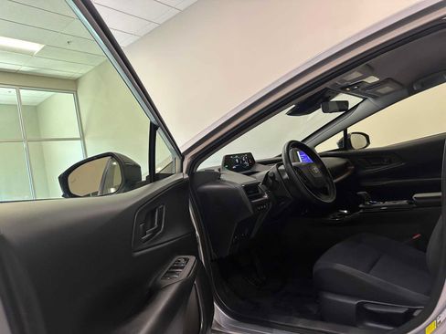 Used 2024 Toyota Prius Prime FWD image 21