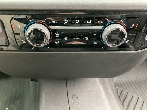 Certified 2025 Chevrolet Silverado 2500 LT image 29