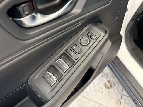 Certified 2025 Honda Accord SE image 19