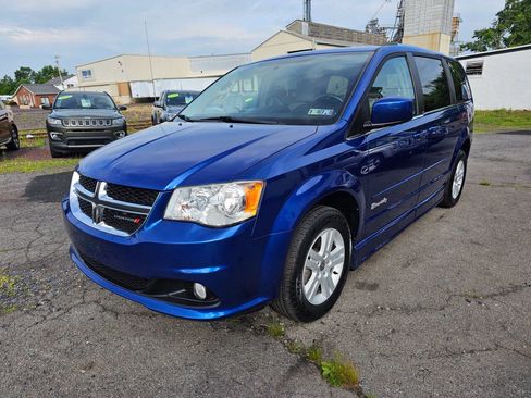 Used 2013 Dodge Grand Caravan Crew FWD image 4