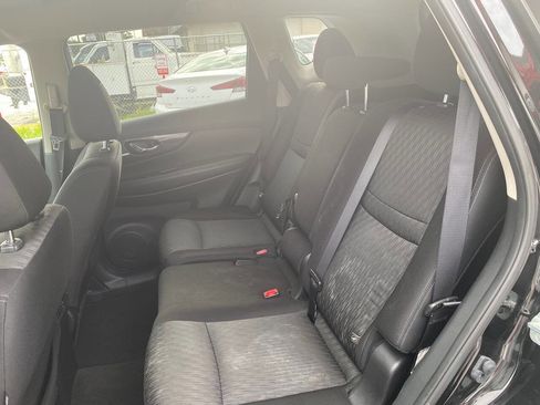 Used 2018 Nissan Rogue SV AWD/4WD image 8