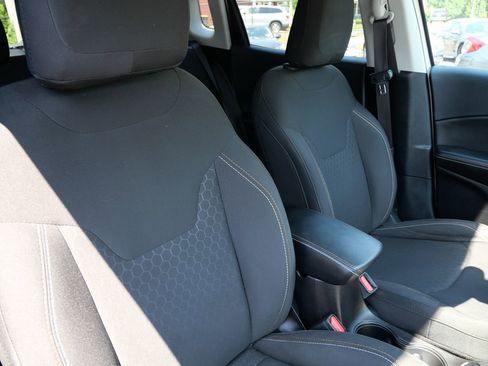 Used 2020 Jeep Compass Sport w/ Tech Group AWD/4WD image 19