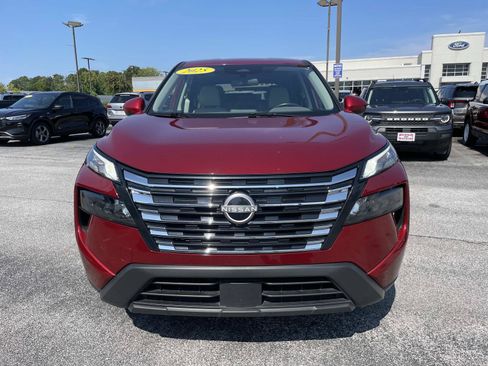 Used 2025 Nissan Rogue SV AWD/4WD image 10