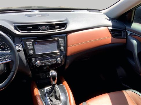 Used 2017 Nissan Rogue SL w/ SL Premium Package FWD image 7