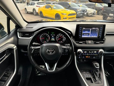 Used 2019 Toyota RAV4 XLE Premium w/ Cold Weather Package AWD/4WD image 27