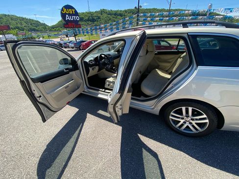 Used 2011 Volkswagen Jetta TDI FWD image 17