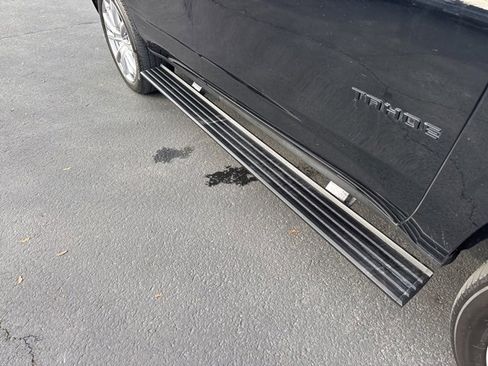 Used 2023 Chevrolet Tahoe High Country image 11