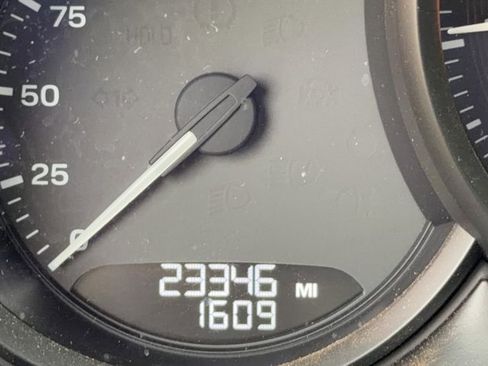 Used 2023 Porsche Macan Turbo image 13