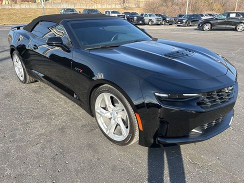 Used 2023 Chevrolet Camaro LT w/ Technology Package RWD image 3