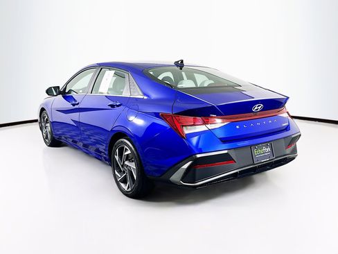 Used 2025 Hyundai Elantra Limited FWD image 5