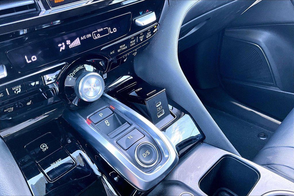 Certified 2024 Acura MDX SH-AWD image 33