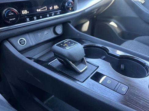 Used 2023 Nissan Rogue SV image 19