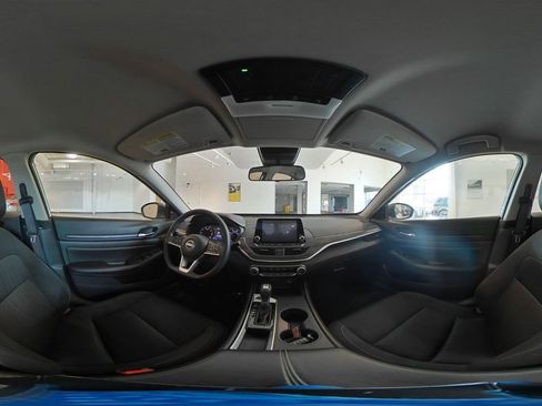 Used 2025 Nissan Altima 2.5 SV image 41