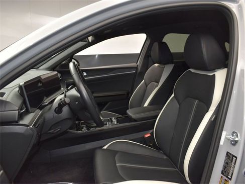 Certified 2025 Kia K5 GT-Line image 9