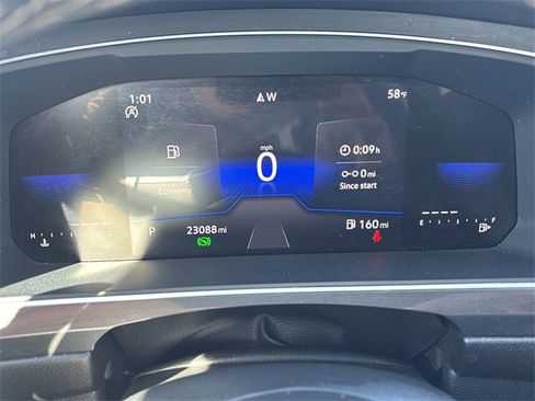 Used 2023 Volkswagen Tiguan SE image 26