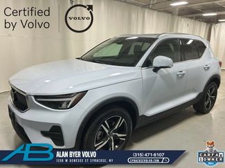 Certified 2025 Volvo XC40 B5 Core AWD/4WD video 1
