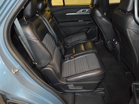 Used 2025 Ford Explorer ST-Line RWD image 12