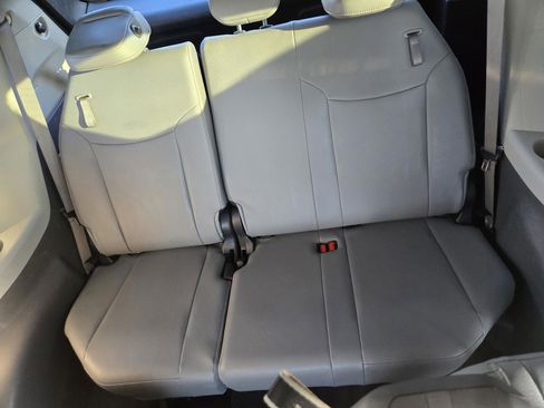 Used 2024 Toyota Sienna XLE image 10