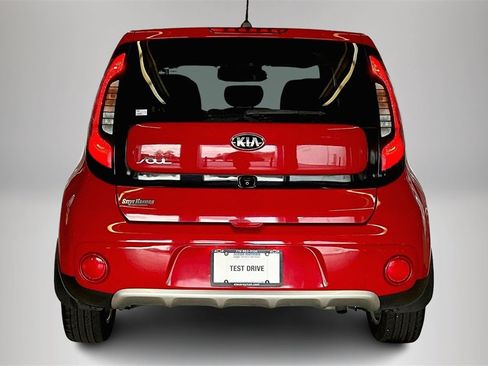 Used 2017 Kia Soul + image 7