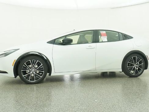 New 2026 Toyota Prius XLE image 18