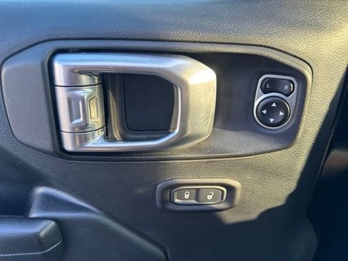 Used 2018 Jeep Wrangler Unlimited Rubicon AWD/4WD image 24