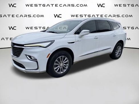 Used 2022 Buick Enclave Essence image 1