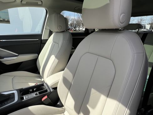 Certified 2025 Audi Q3 2.0T Premium Plus w/ Premium Plus Package image 16