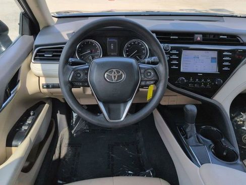 Used 2020 Toyota Camry LE FWD image 15