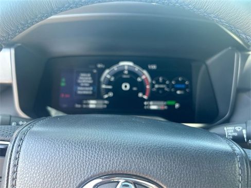 New 2025 Toyota Tundra Platinum image 24