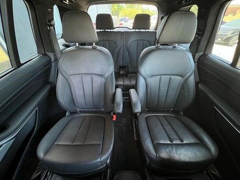Used 2020 BMW X7 M50i w/ Dynamic Handling Package AWD/4WD image 26