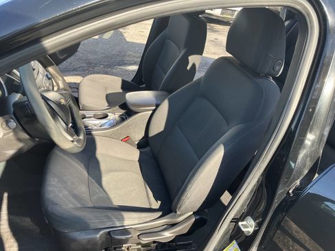 Used 2017 Chevrolet Malibu LS image 30