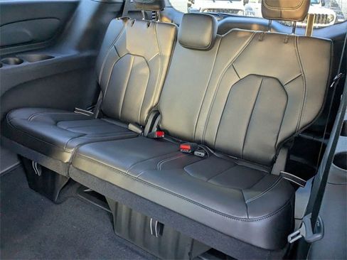 New 2026 Chrysler Pacifica Select image 28