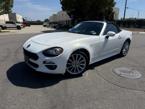 Used 2017 FIAT 124 Spider Lusso RWD image 1