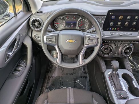 New 2025 Chevrolet Blazer LT w/ Midnight/Sport Edition image 17