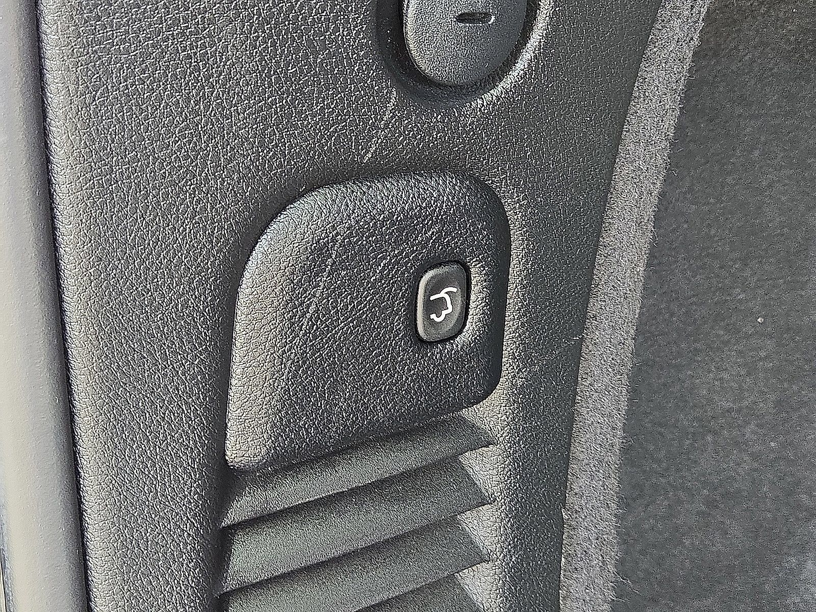 Used 2025 Dodge Durango GT AWD/4WD image 15