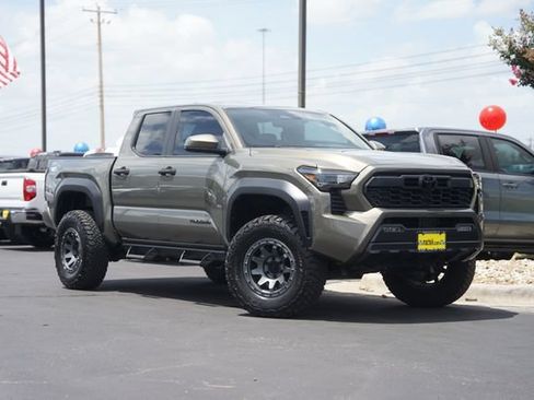 Used 2024 Toyota Tacoma TRD Off-Road AWD/4WD image 2