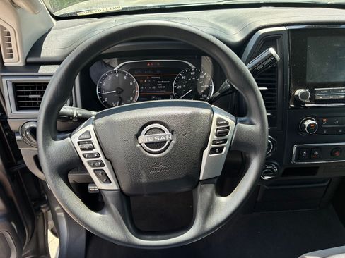 Used 2023 Nissan Titan SV AWD/4WD image 17