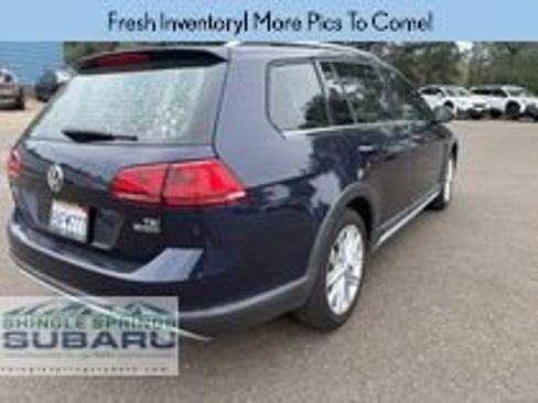 Used 2017 Volkswagen Golf Alltrack AWD/4WD image 4