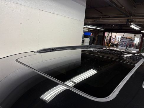 Used 2025 Jeep Grand Cherokee L Limited w/ Luxury Tech Group II AWD/4WD image 16