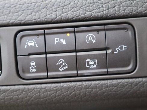 Used 2022 GMC Yukon Denali w/ Denali Premium Package image 23