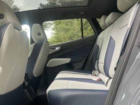 Used 2023 Volkswagen ID.4 Pro S image 15